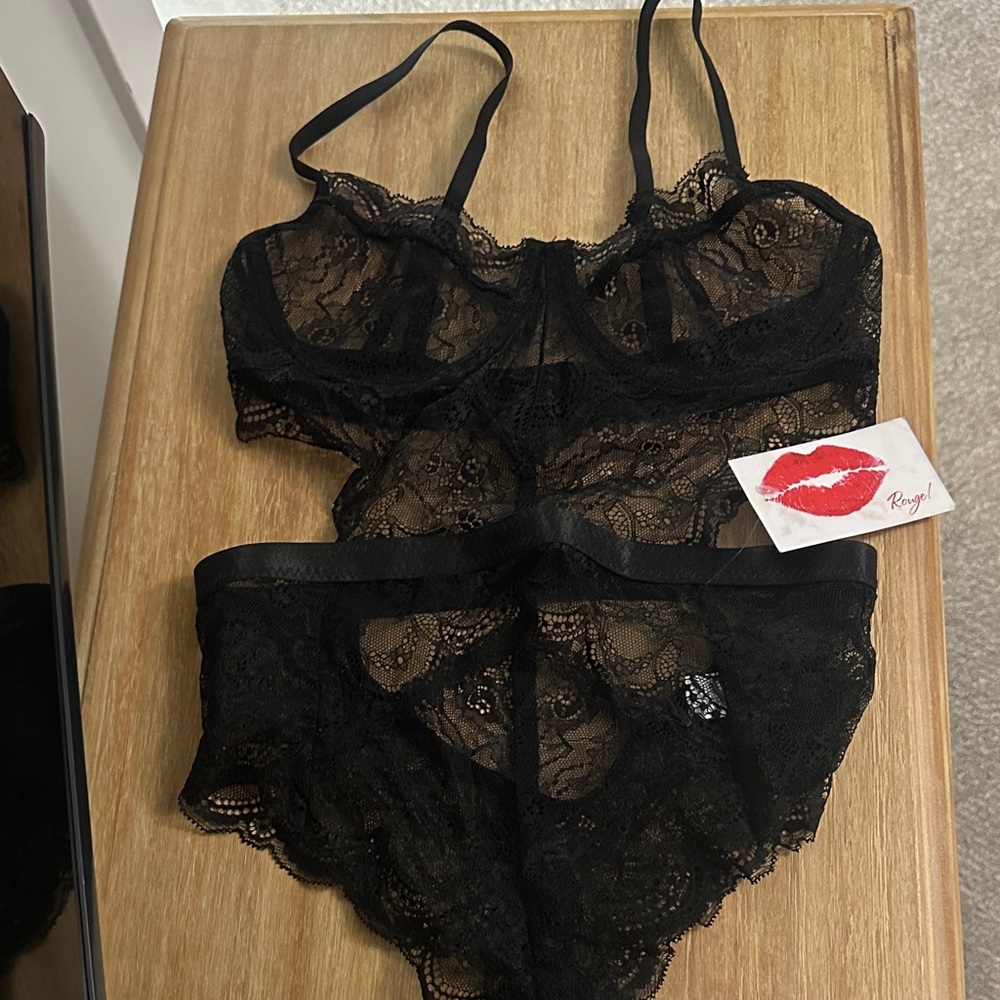 Elegant Black Lace Lingerie Set